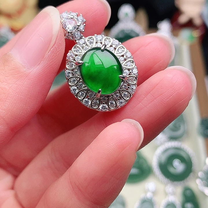 颈饰未镶嵌翡翠吊坠