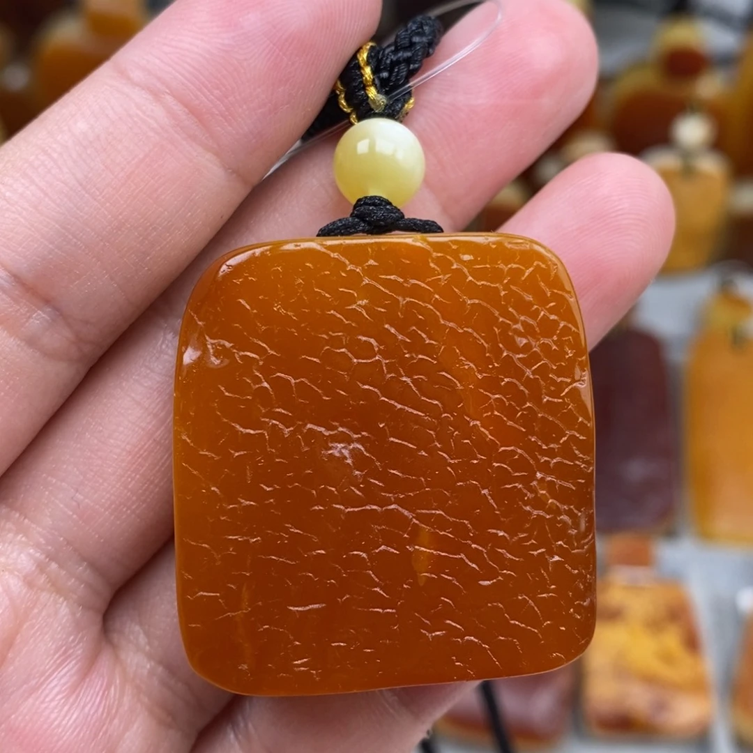 未镶嵌琥珀珠宝奇石