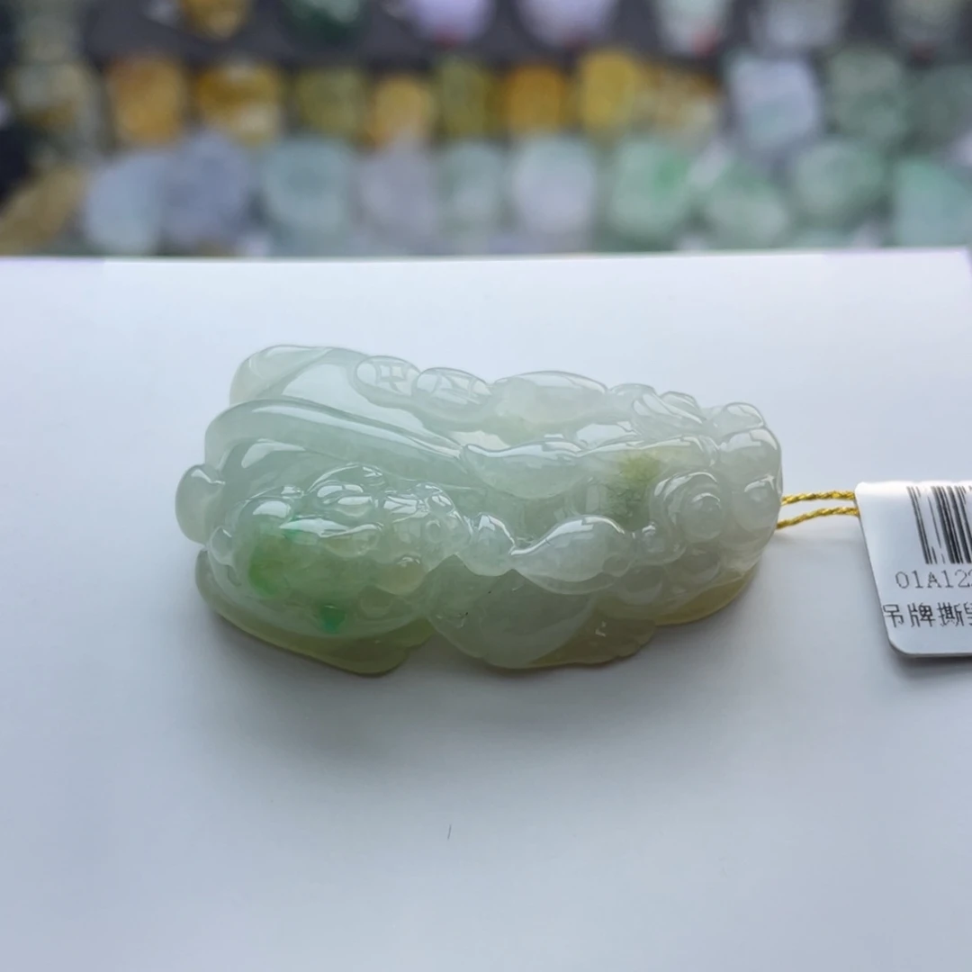 翡翠颈饰未镶嵌貔貅