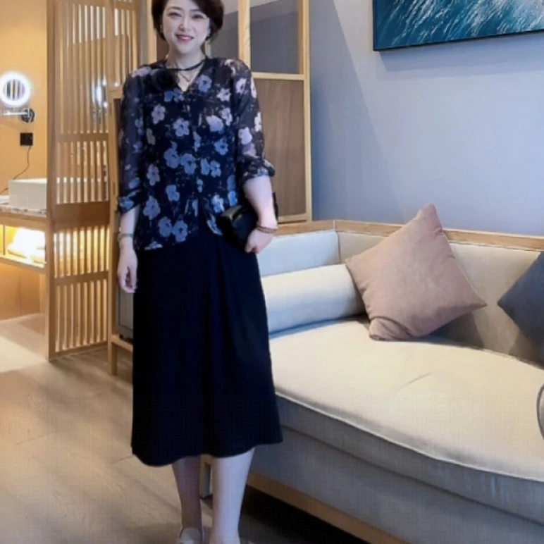 【U.M】墨池惊蕊乔其纱花朵V领衬衫