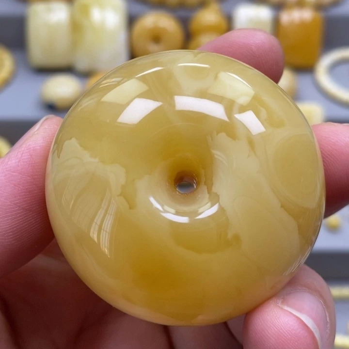 琥珀未镶嵌颈饰吊坠