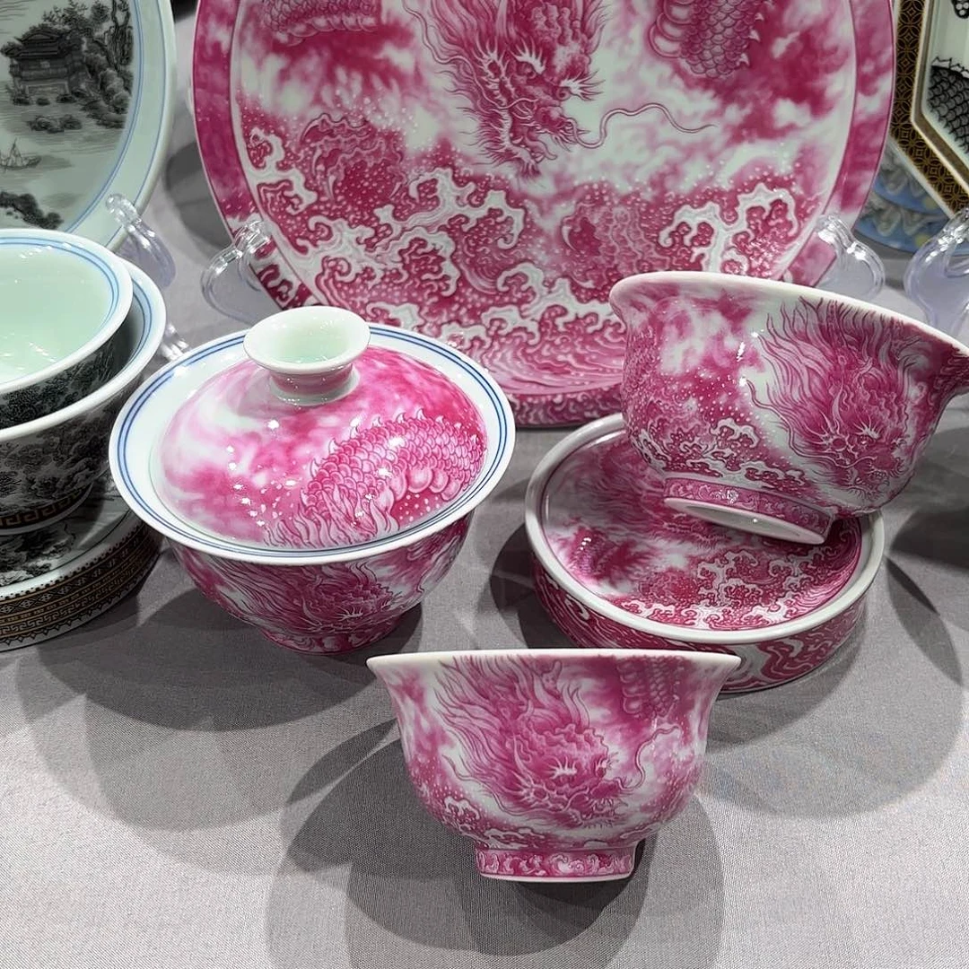 瓷片景德镇市和上海浦东新区的