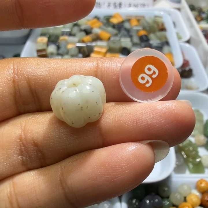 未镶嵌和田玉珠宝半成品