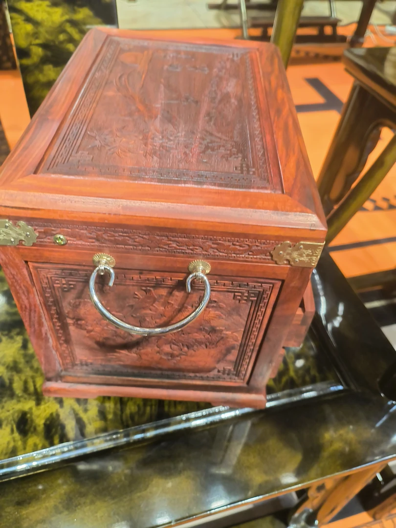 红酸枝锦上添花首饰盒