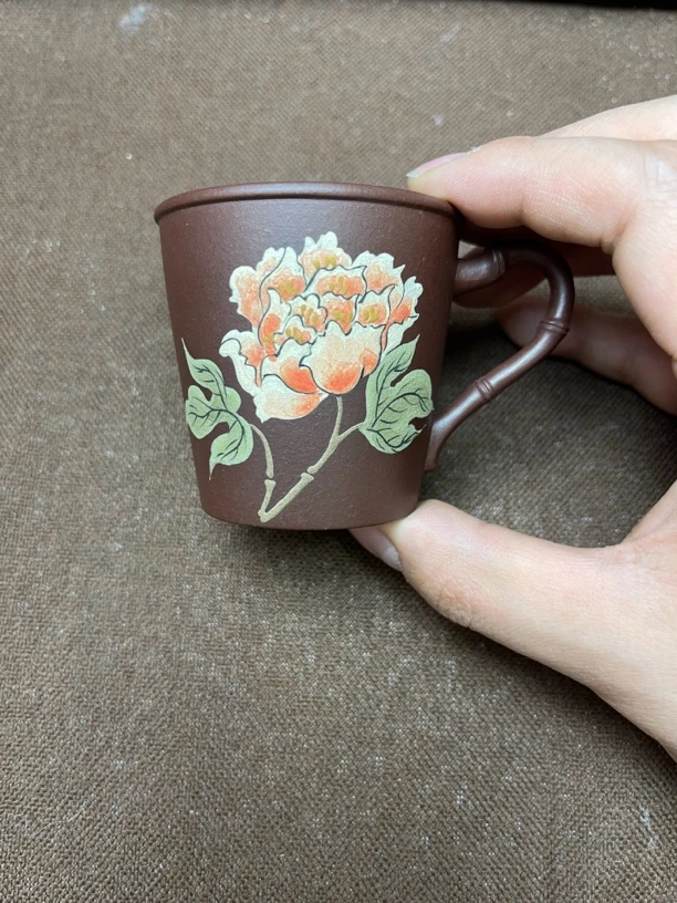 宜兴紫砂主人杯手把杯100cc堆绘牡丹花