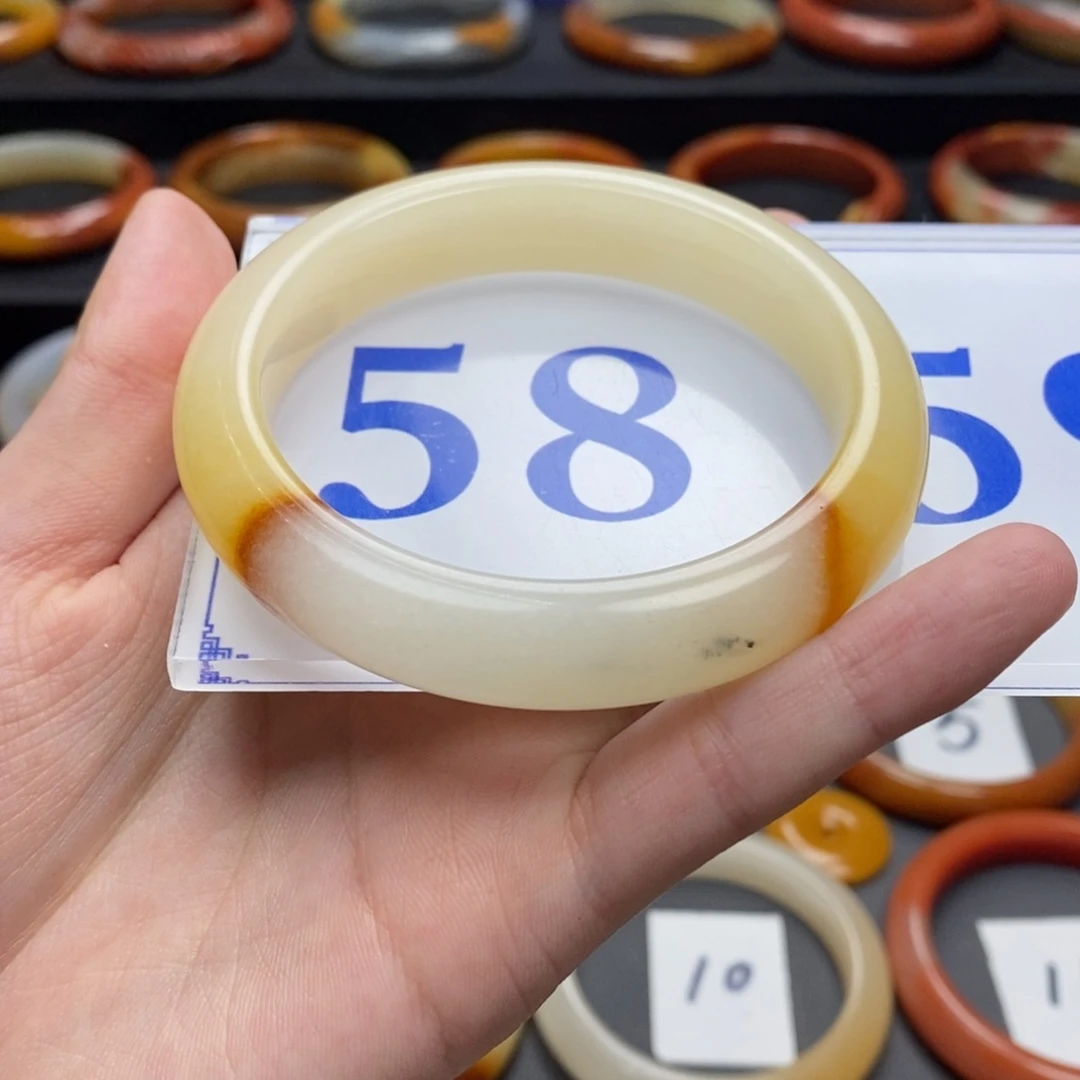 石英质玉（黄龙玉）手镯未镶嵌