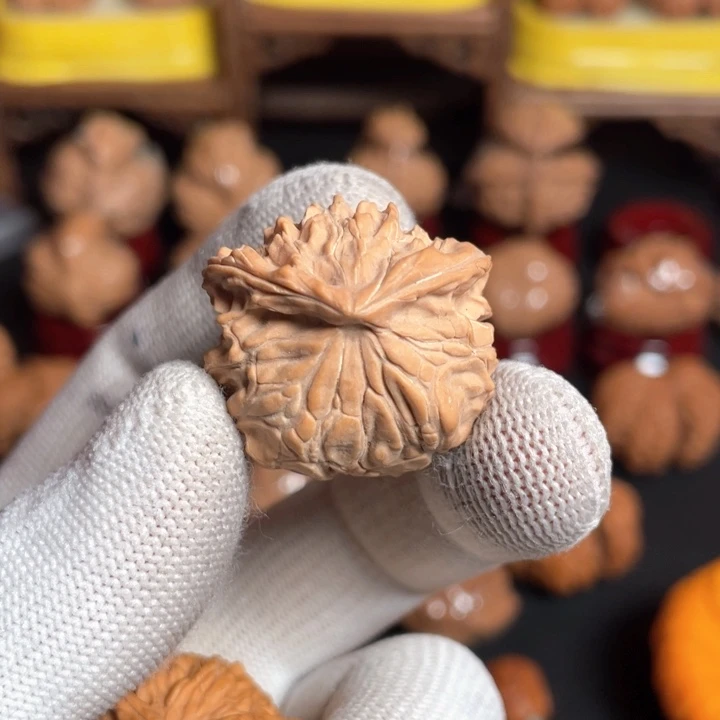 文玩核桃把件常***荣核桃