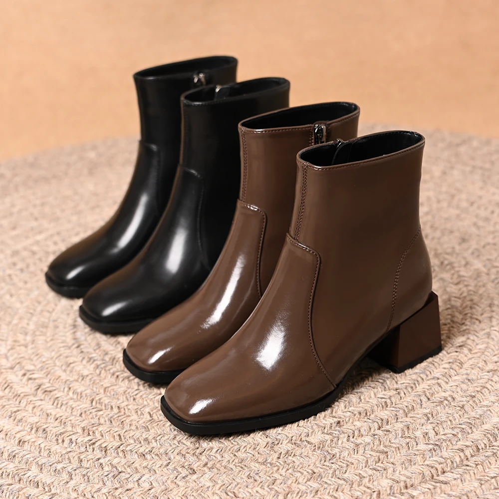 复古方头粗跟短靴女2025秋冬新款百搭简约侧拉链中跟短筒时装靴