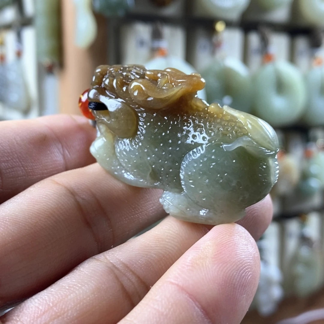 黑****颈饰未镶嵌和田玉