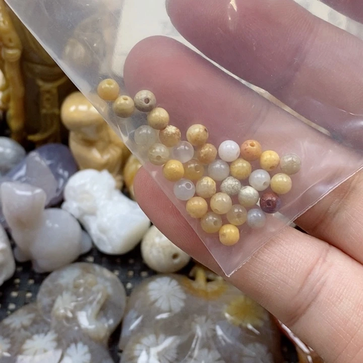颈饰未镶嵌硅化珊瑚(珊瑚玉)4mm