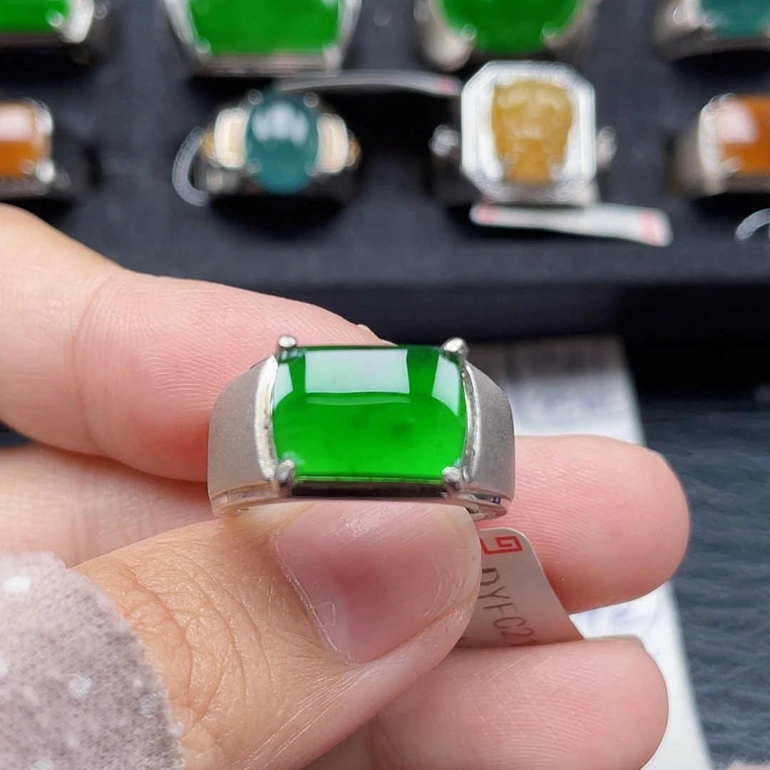 翡翠戒指银S925镶嵌天然a货翡翠没运费险2105