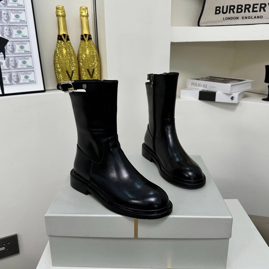 复古中筒靴女2025新款真皮显瘦时装短靴欧货爆款皮带扣平底马丁靴