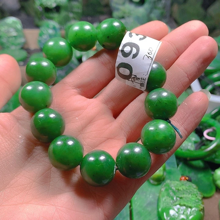 不***仔和田玉（碧玉）未镶嵌珠宝奇石