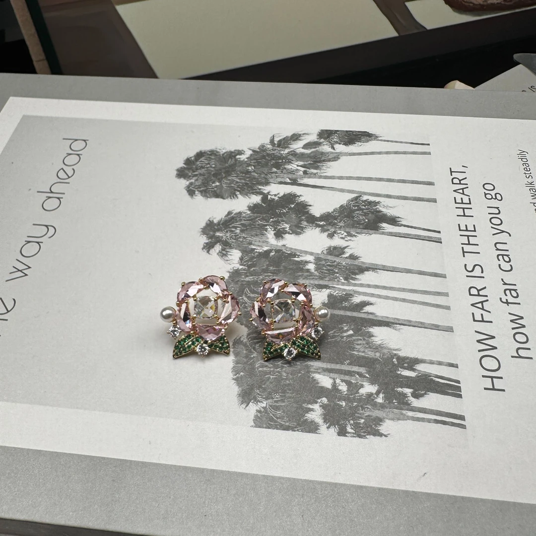 铜合金合成锆石耳饰 气质轻奢百搭复古彩色中古镶嵌耳钉ed2839