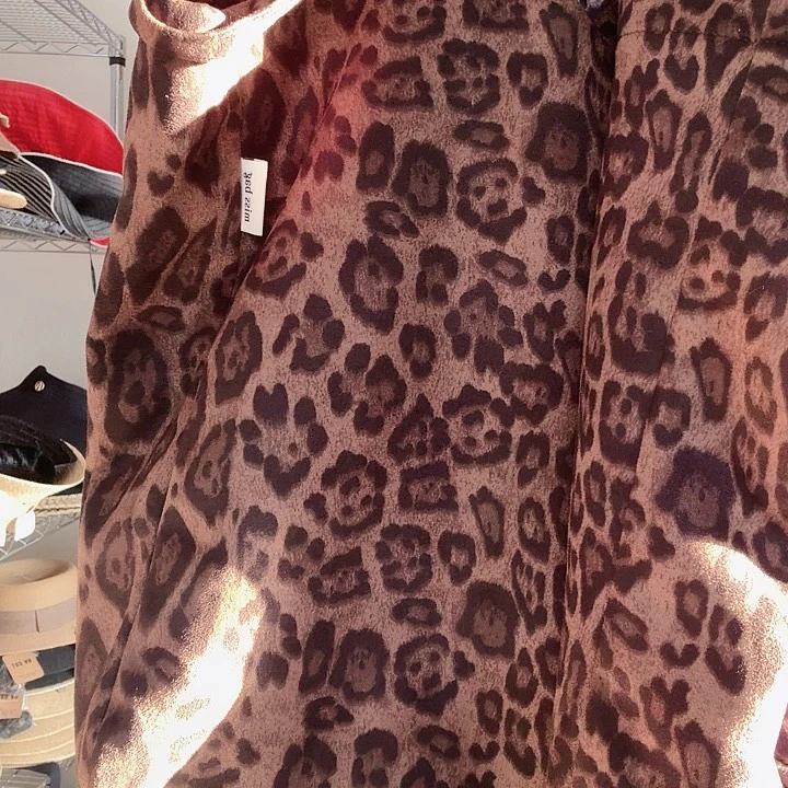 猪剖层皮革深色豹子