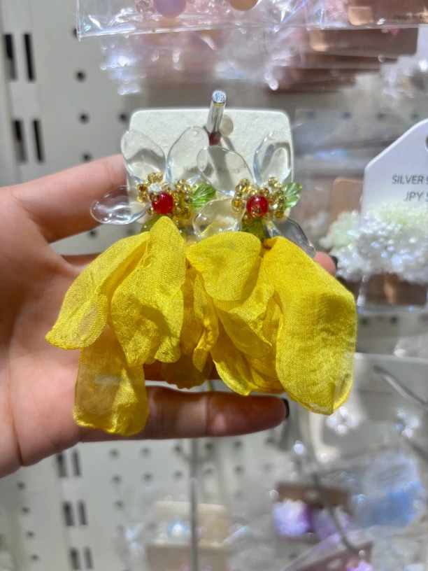 铜合金耳饰 时尚植物花卉轻奢黄色甜美风耳环手工配饰白色商务风