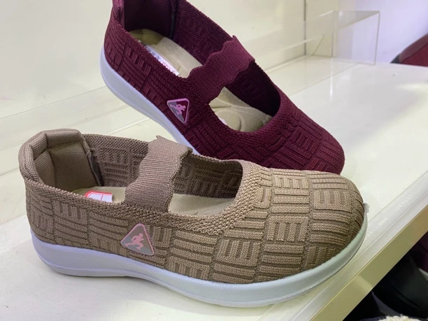 健步鞋平底舒适中老年妈妈鞋老北京布鞋夏季女士女鞋老人轻便