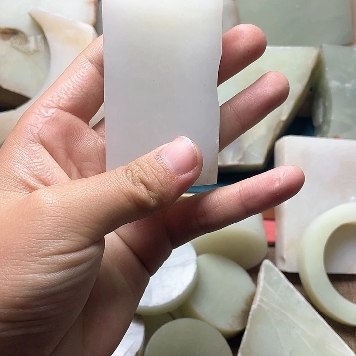 未镶嵌和田玉（糖玉）珠宝半成品