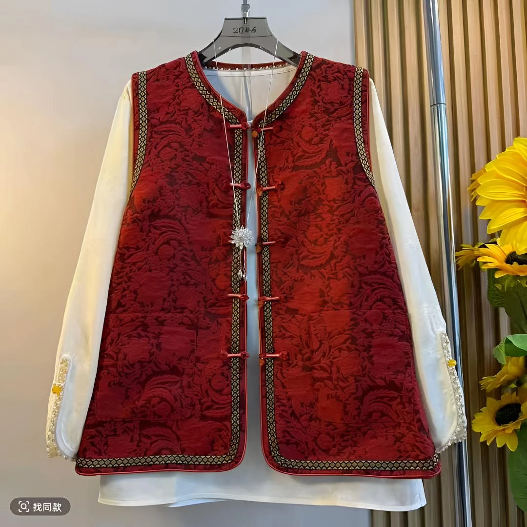 新中式国风夹棉马甲大码女洋气外穿显瘦不臃肿潮胖妹妹新年战袍女