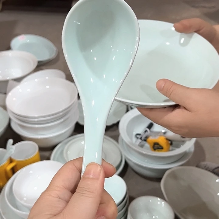 瓷片青瓷大勺两个，微瑕包邮