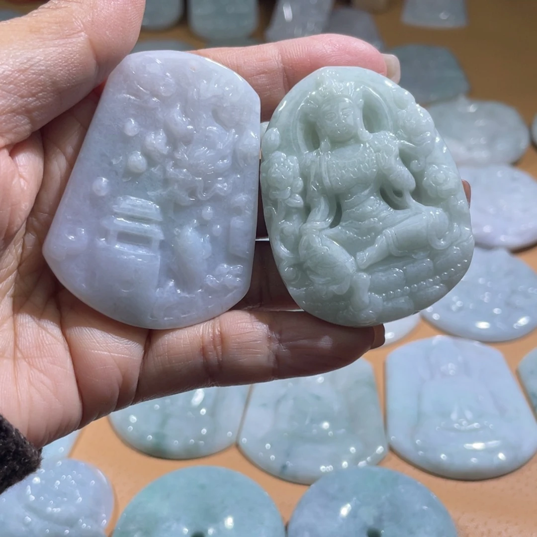 翡翠未镶嵌颈饰龙牌，观音