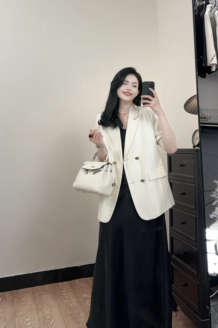 夏季七分袖薄款西装外套2025年新款时尚休闲百搭显瘦抽抽袖网红