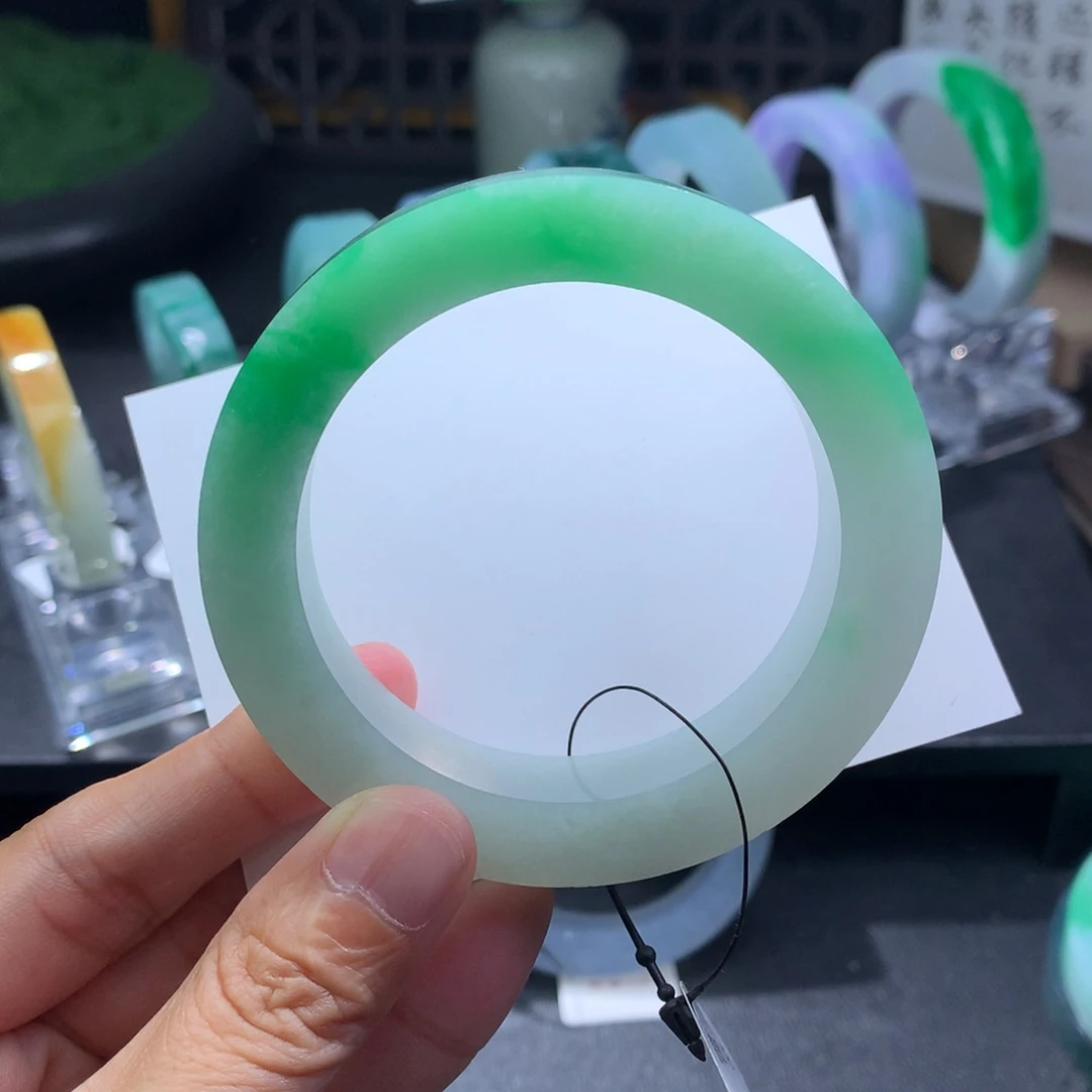 未镶嵌手镯定制翡翠