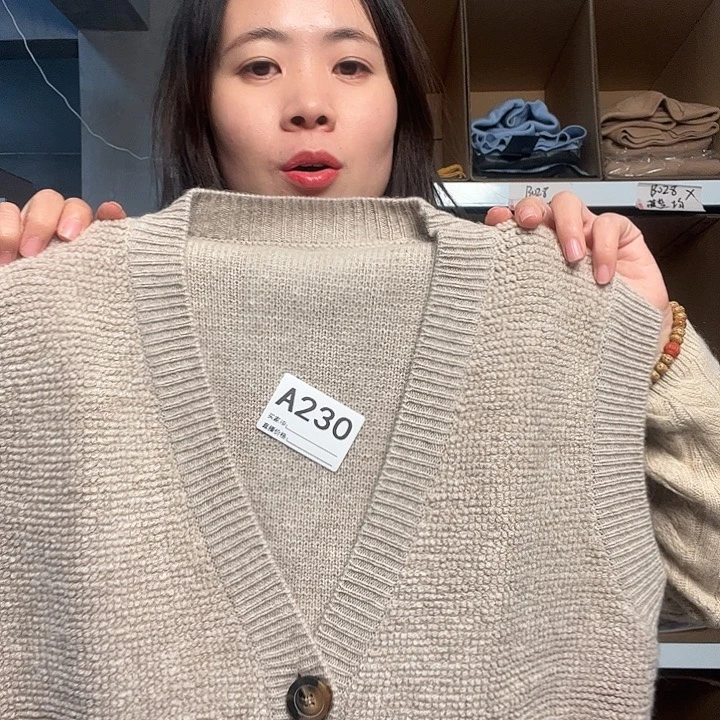 230纯山羊绒马甲假一赔三