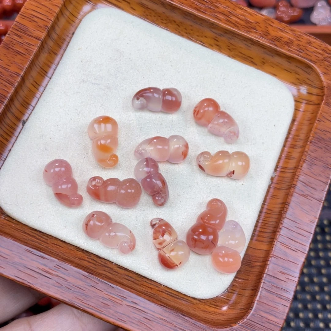 南红玛瑙未镶嵌颈饰葫芦