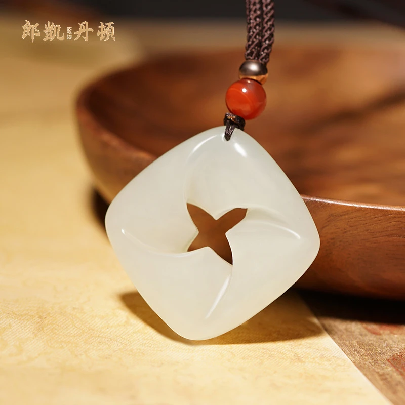 和田玉转运吊坠新疆和田玉四叶草平安扣吊坠古风玉石本命年挂件女