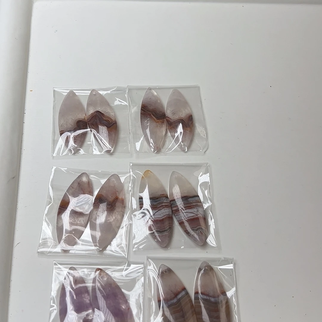 玛瑙/玉髓合金珠宝半成品N431。 天然极光玛瑙吊坠一对