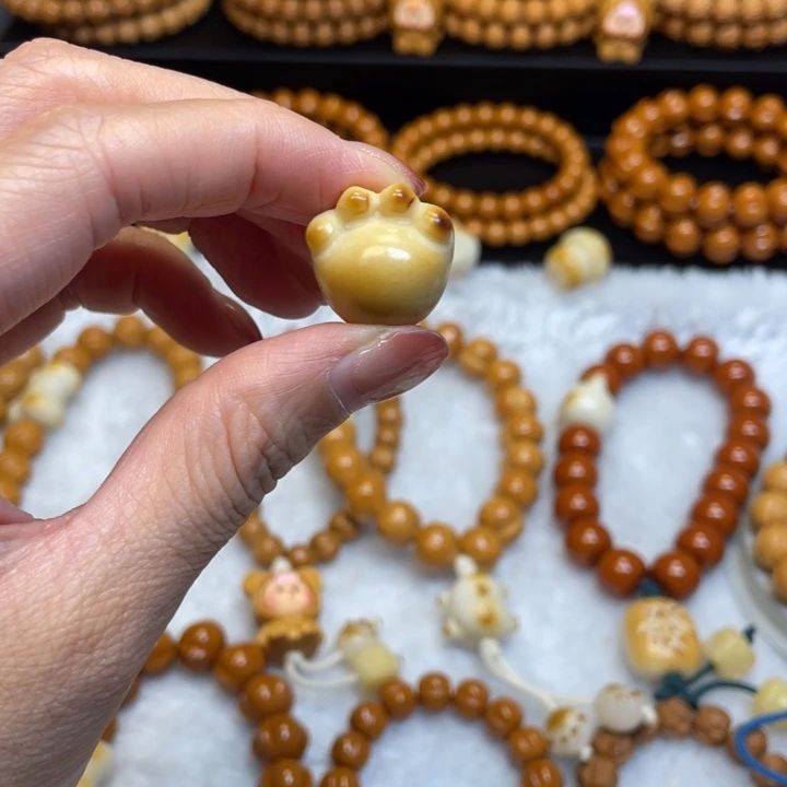 S***R手串/手链核桃配饰