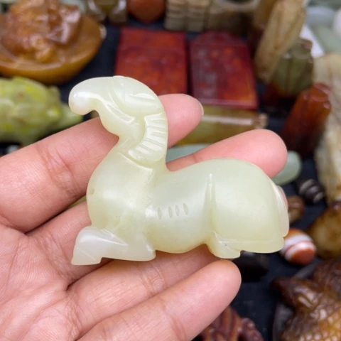 蛇纹石玉未镶嵌颈饰70