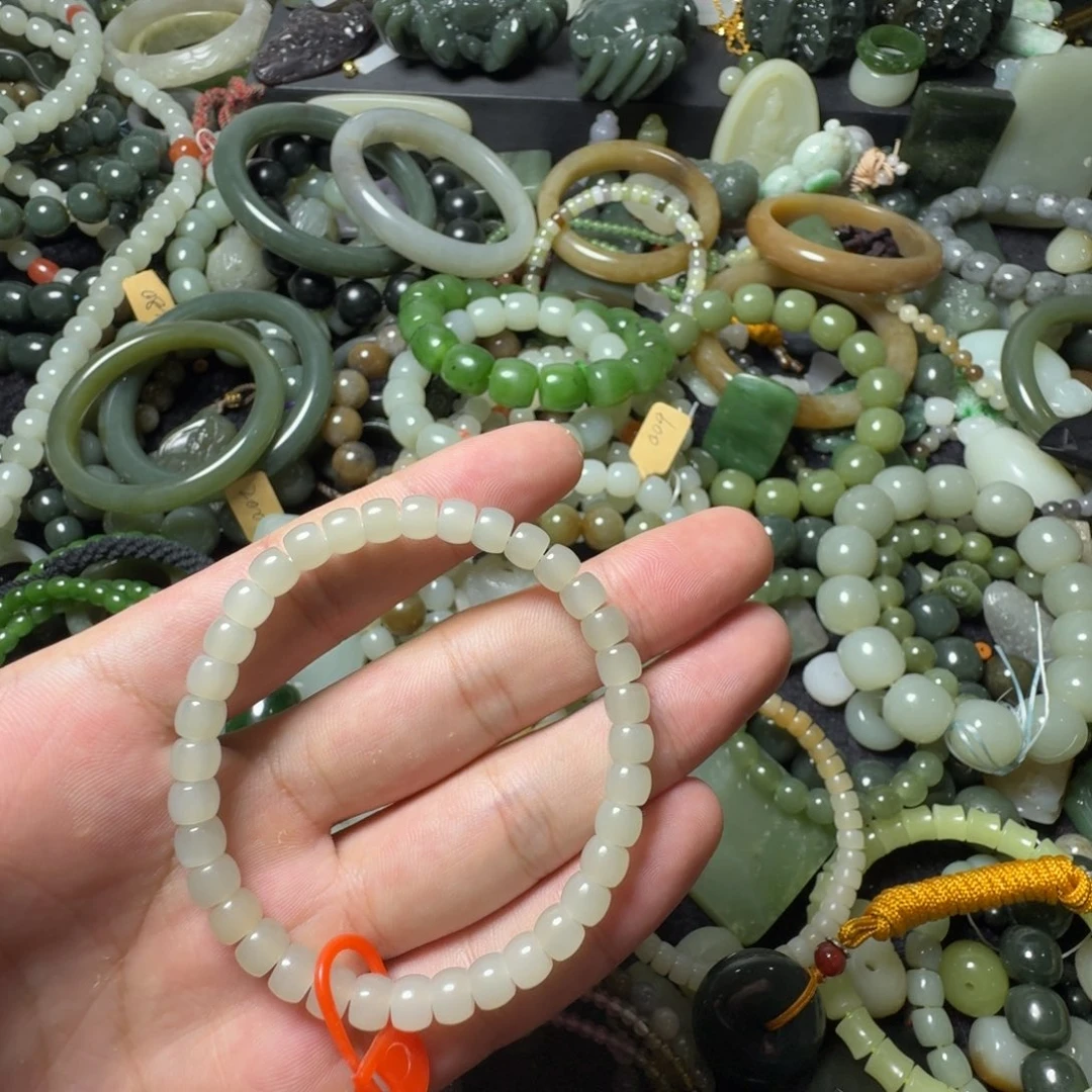 和田玉未镶嵌手串