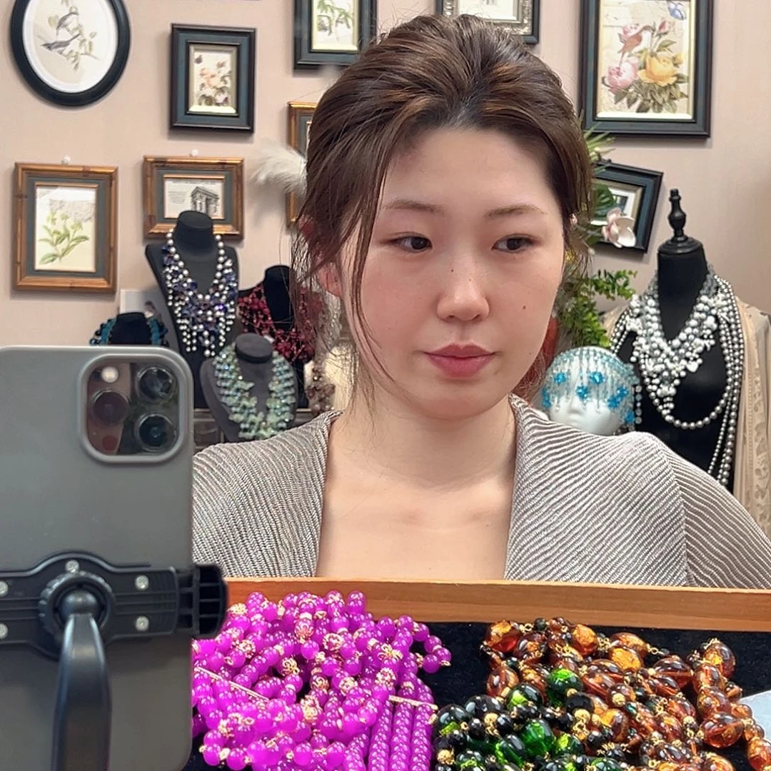 自***约颈饰玻璃编号341 三套