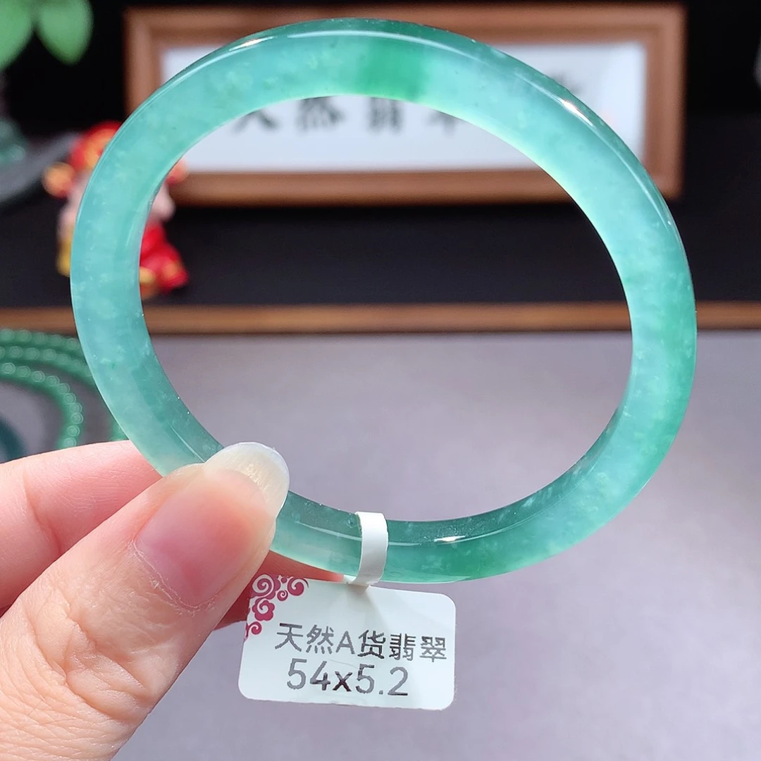 未镶嵌手镯（圆镯）翡翠