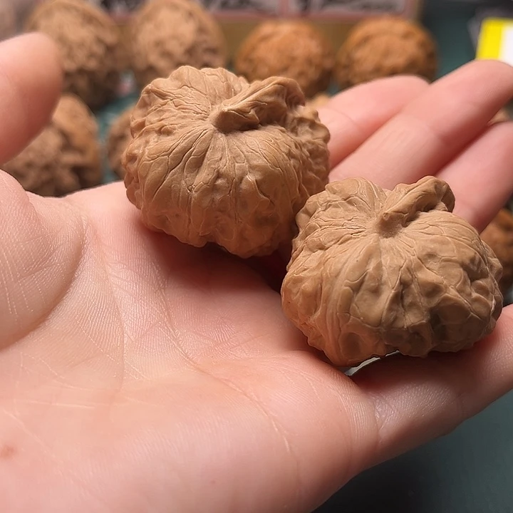 文玩核桃把件一根筋
