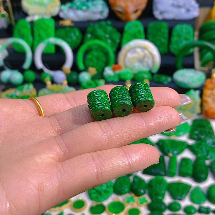 【闪购商品】翡翠颈饰未镶嵌桶珠