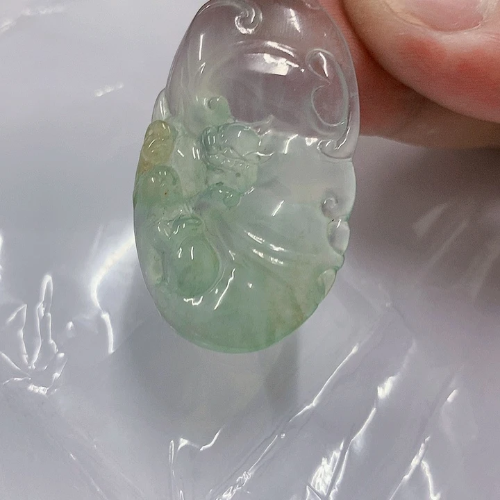 翡翠18K金镶嵌颈饰挂件