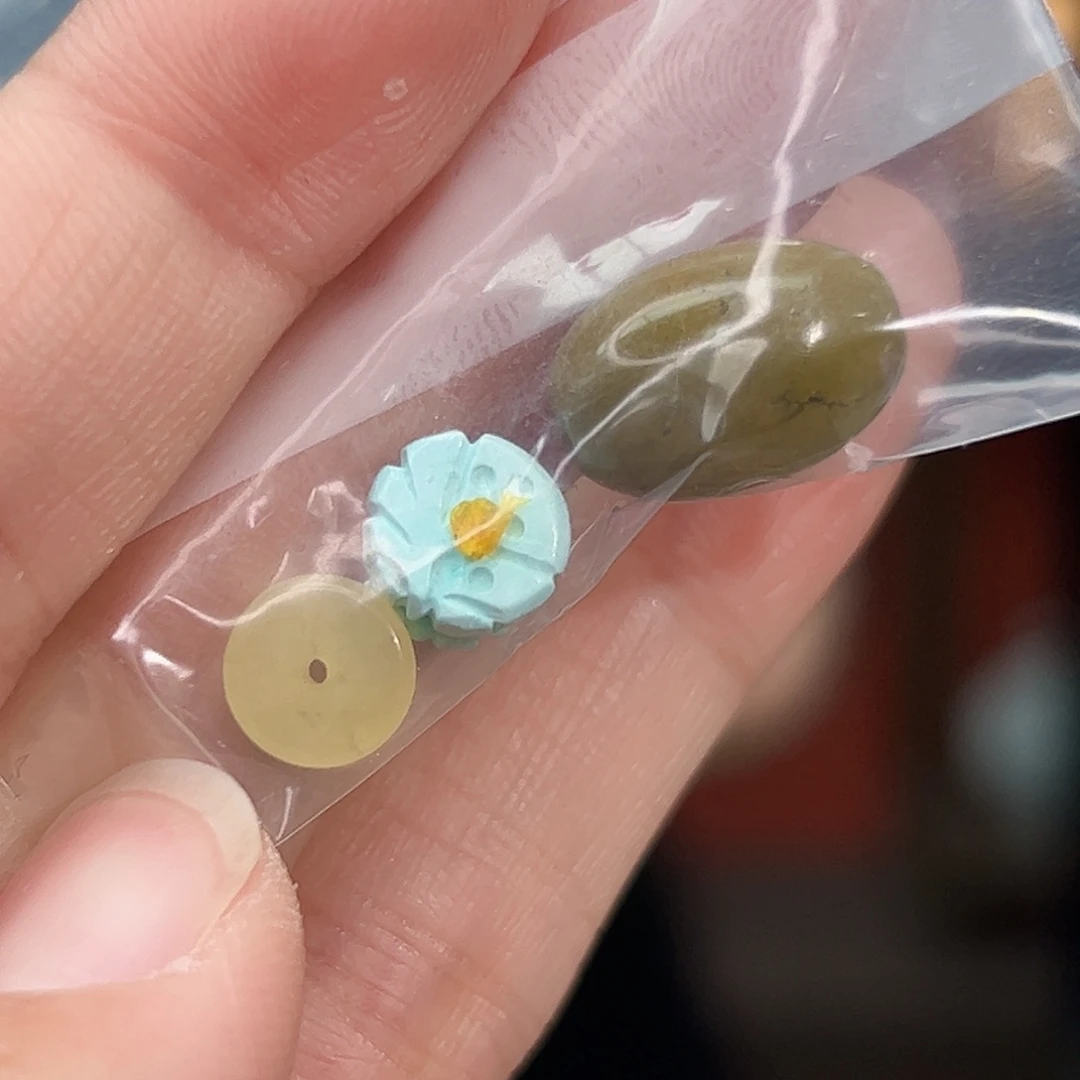 蜜蜡珠宝奇石未镶嵌