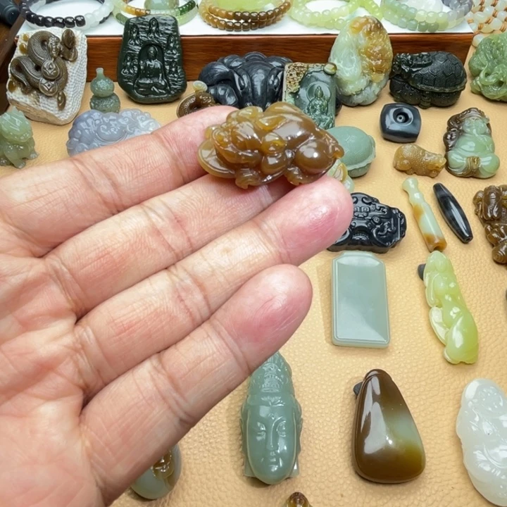 和田玉（糖玉）颈饰未镶嵌定制款