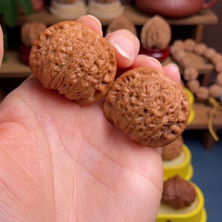 文玩核桃把件血麒麟40