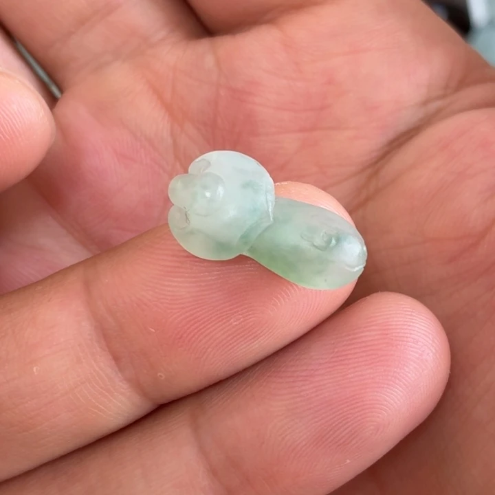 定制翡翠未镶嵌如意