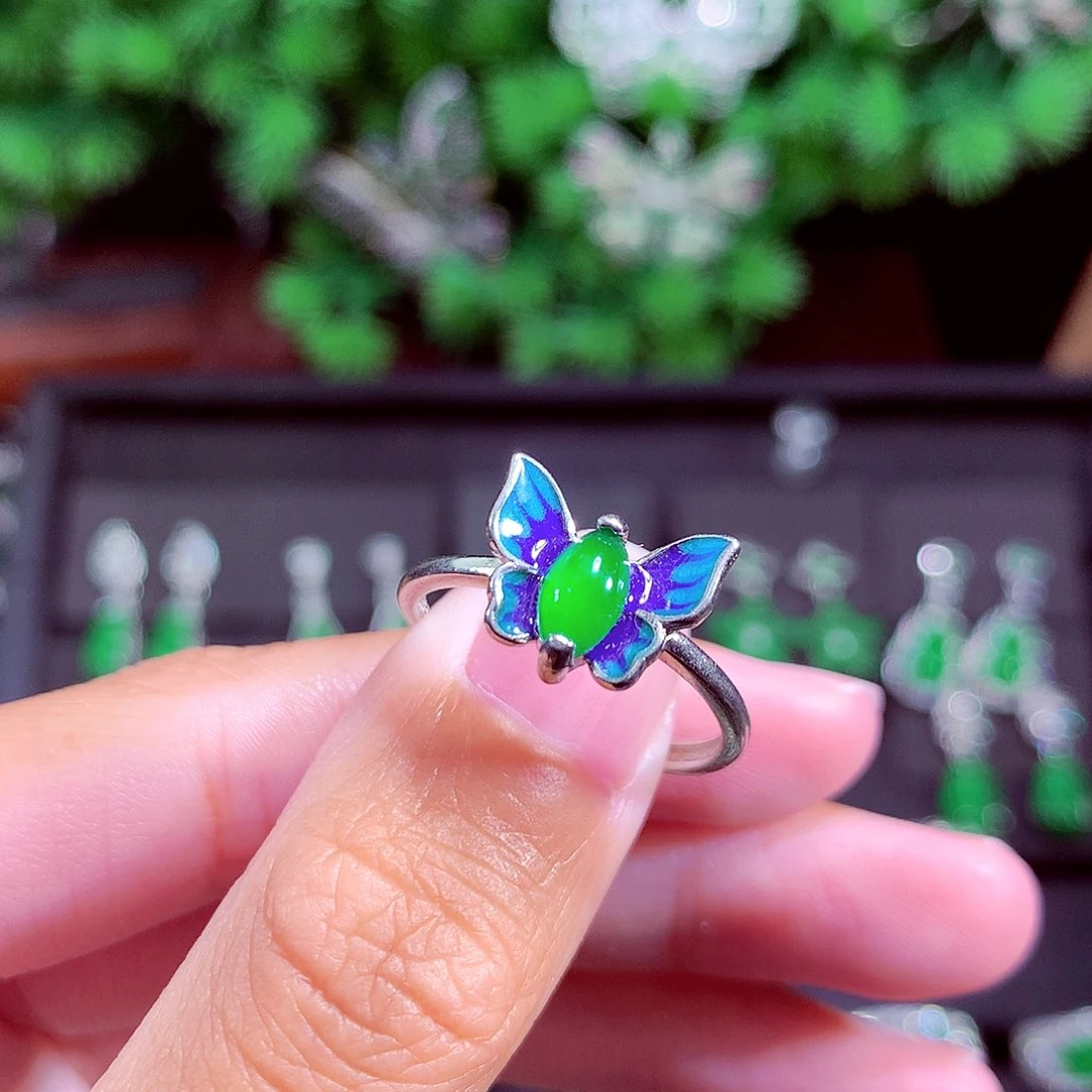 颈饰未镶嵌翡翠天然