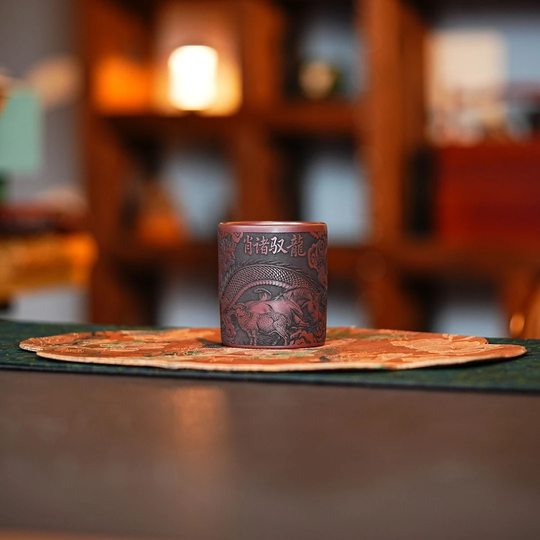 宜兴原矿紫砂全手工纯料石红琢砂刻绘十二生肖紫砂主人杯