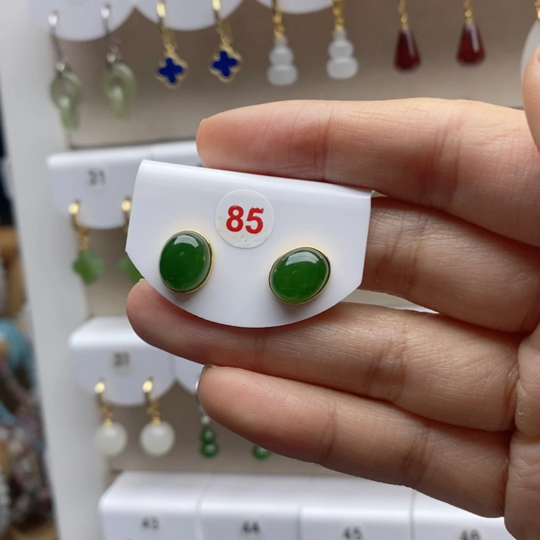 18K金镶嵌和田玉耳饰