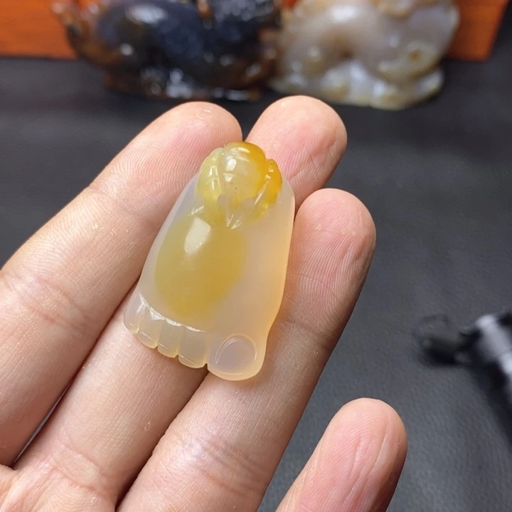 玛瑙/玉髓吊坠未镶嵌小*妈