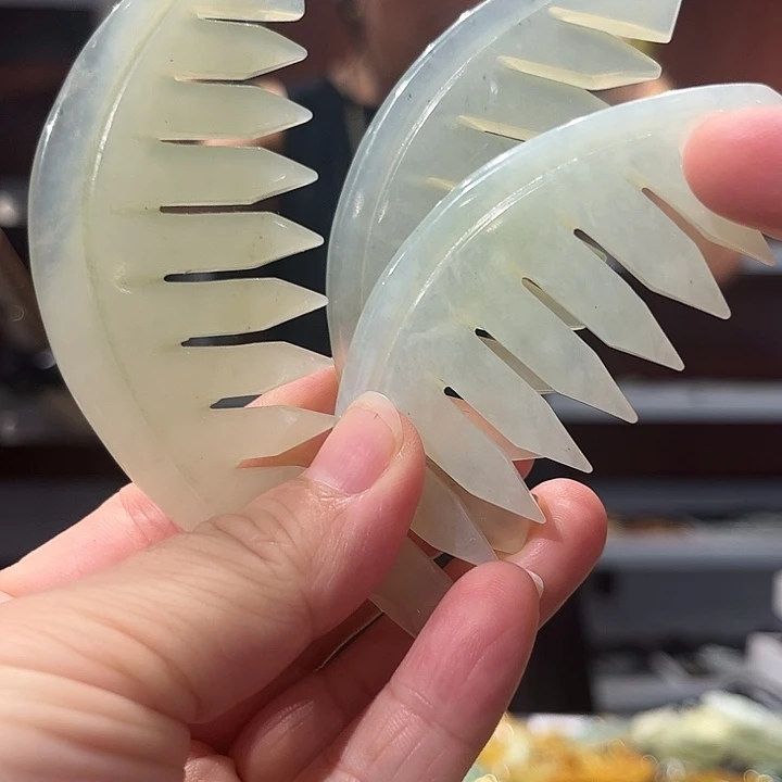 岫玉未镶嵌毛衣链