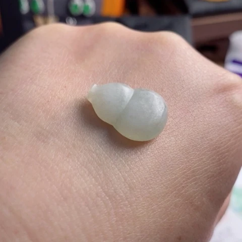 翡翠颈饰未镶嵌天然翡翠葫芦