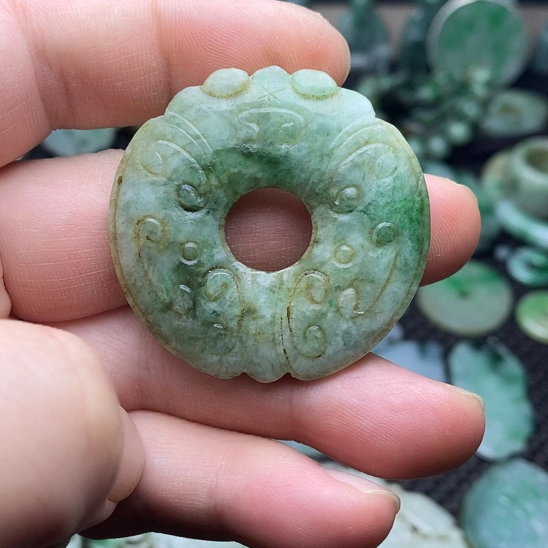 翡翠挂件未镶嵌缅甸天然翡翠蝉壁